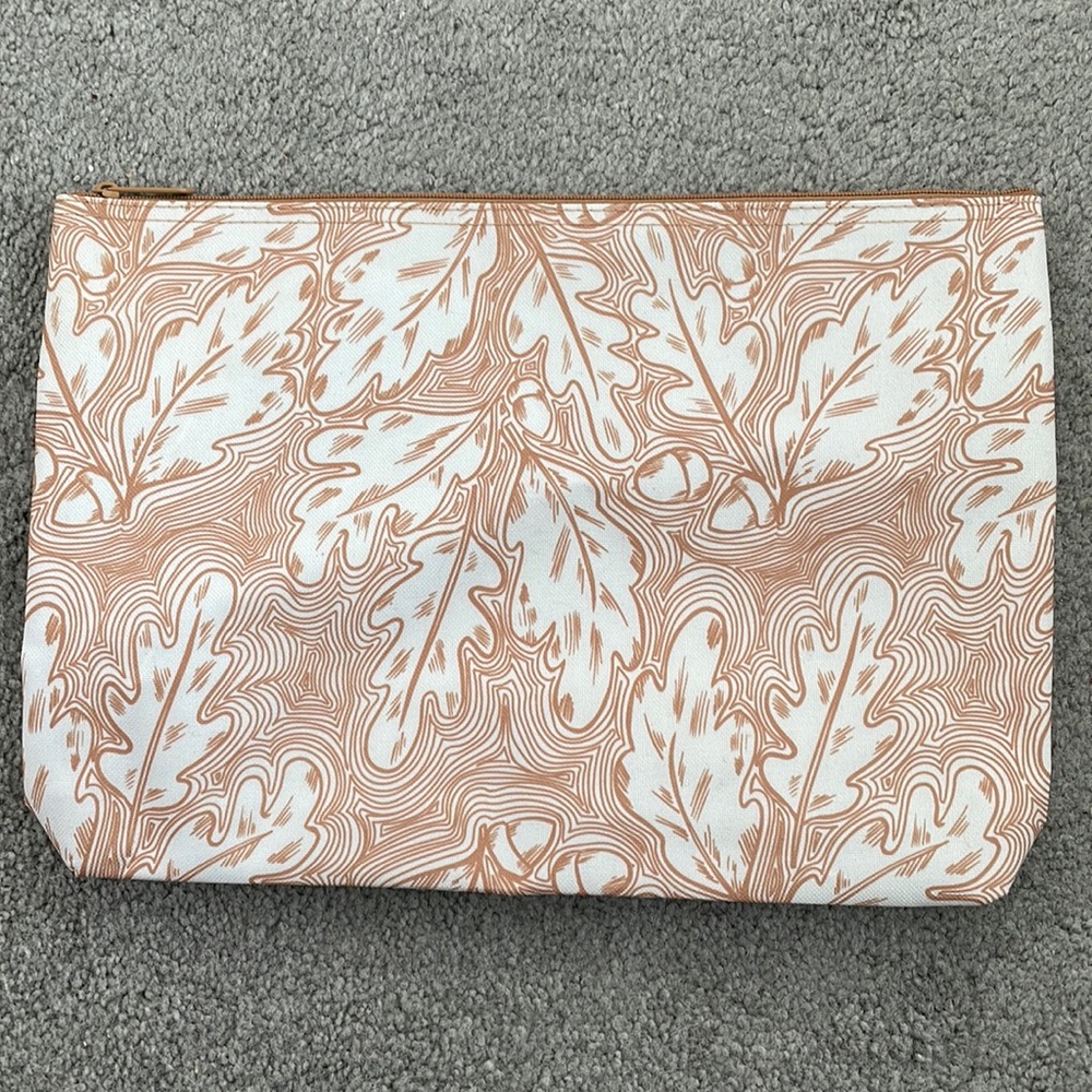 Thirty One Zipper Pouch